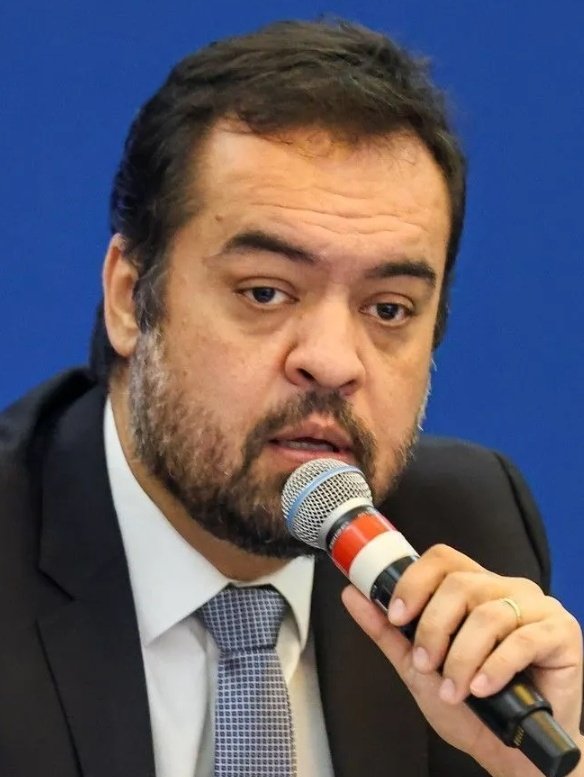 Governador Cláudio Castro, PL, RJ, 
Por sua atuação contra o narcotráfico, numa escala de 0 a 10, que nota merece?