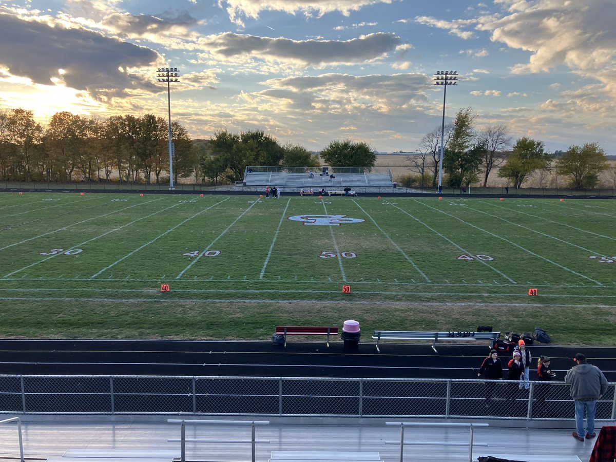 Sectional coverage continues on WILO! 

Tune in for Sheridan taking on Clinton Prairie.

Pregame starts at 6:45 with kickoff at 7. 

Listen on WILO 1570/96.9 and Boone 102.7. 

Listen online via the WILO App or on ClintonCountyDailyNews.com!