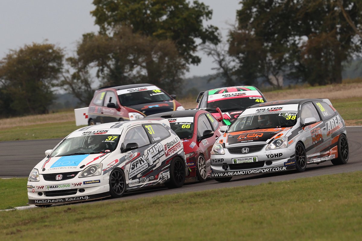 🎥 BRANDS HATCH LIVESTREAM INFO 🎥

The Brands Hatch Saturday livestream begins at 11:20 am.

Go and set your reminders ⬇️

🎥: youtube.com/live/nSWxwaE2j…

#CivicCup #Milltek #TCRFeederSeries