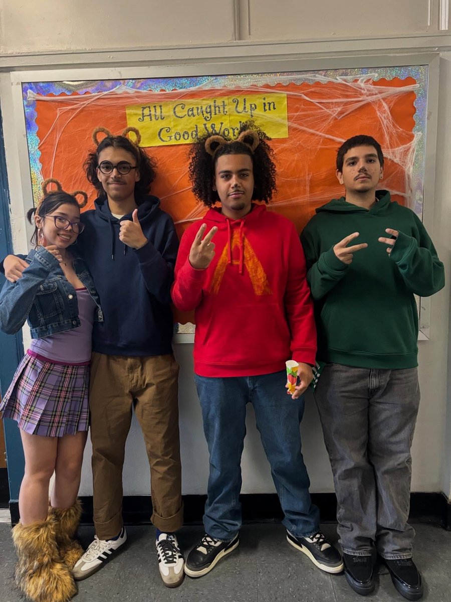 CIOBCitywide's tweet image. The BK Collaborative community truly brought the fun for Spirit Week and BCS Halloween Costume Day! 🤩 The creativity from the students and staff is fantastic. #TheCollaborativeChronicle #SpiritWeek #BCSCostumes #Halloween2025 #SchoolSpirit @NYCSchools