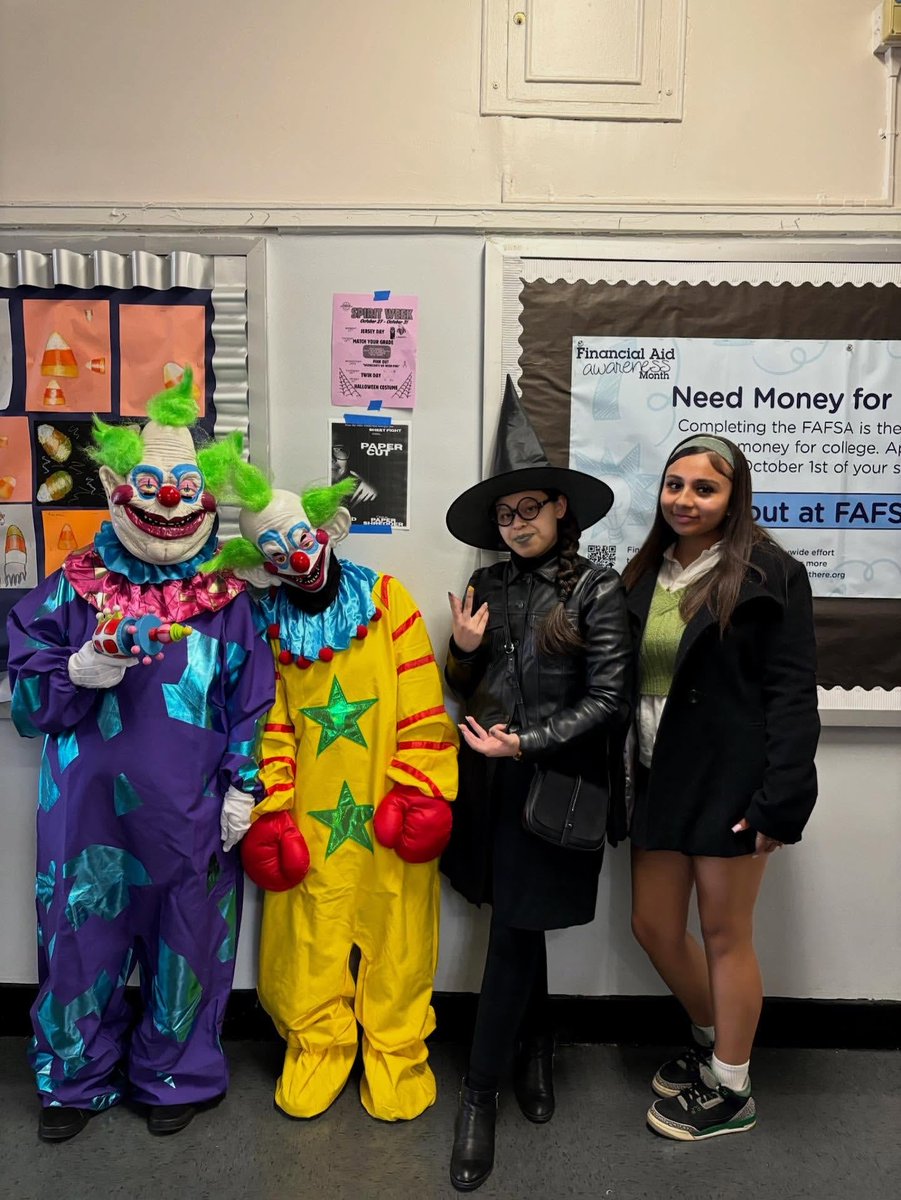CIOBCitywide's tweet image. The BK Collaborative community truly brought the fun for Spirit Week and BCS Halloween Costume Day! 🤩 The creativity from the students and staff is fantastic. #TheCollaborativeChronicle #SpiritWeek #BCSCostumes #Halloween2025 #SchoolSpirit @NYCSchools