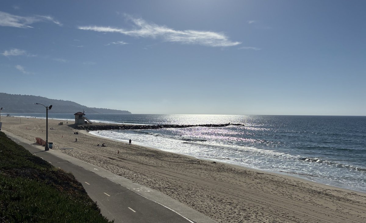 NeubyTalks's tweet image. This is Halloween 🎃