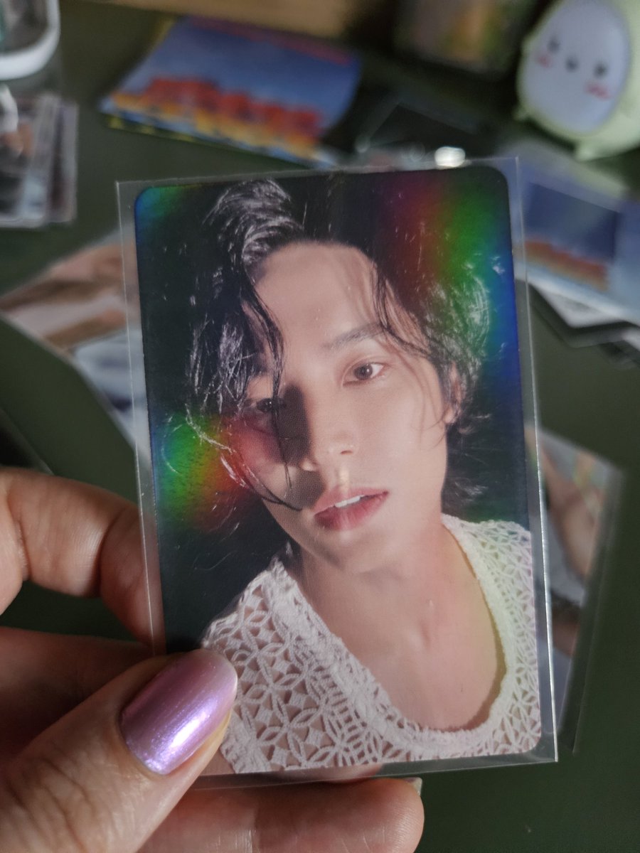 queria todos os cards do mundo do mingyu de long hair 😭