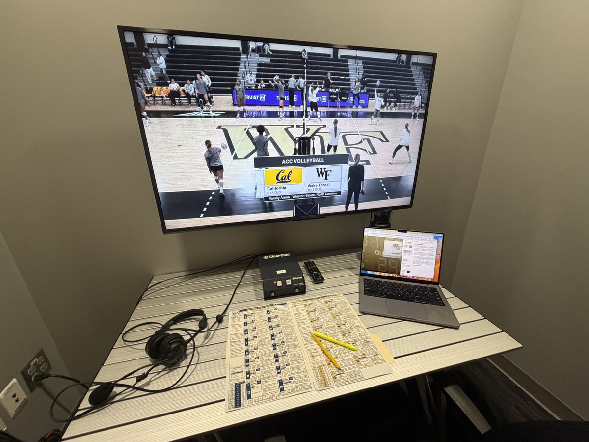 Happy Halloween from the ACC Network Studios here at Wake Forest 🎃

Before you go celebrate tonight, come watch <a href="/WakeVolleyball/">Wake Forest Volleyball</a> and <a href="/CalVolleyball/">Cal Volleyball</a> face off on ACCNX/ESPN+ at 6:30!

Both squads went 3-7 in the first half of league play and hope to go 1-0 to start the second 🐻🎩