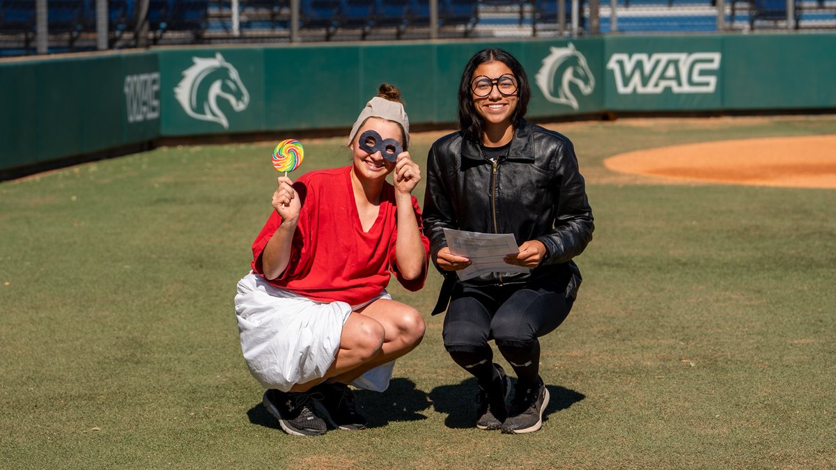 Happy Halloween from us! 🎃👻🍬

#BuckEm🐎