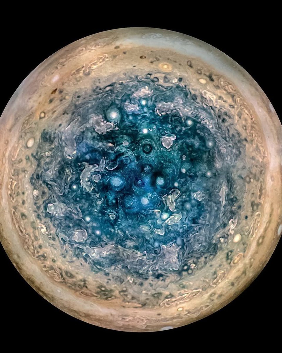 konstructivizm's tweet image. NASA’s latest images reveal Jupiter in breathtaking detail—swirling storms, vibrant colors, and the raw beauty of a gas giant.
Captured with cutting-edge space tech, these views show that sometimes science and art are one and the same.