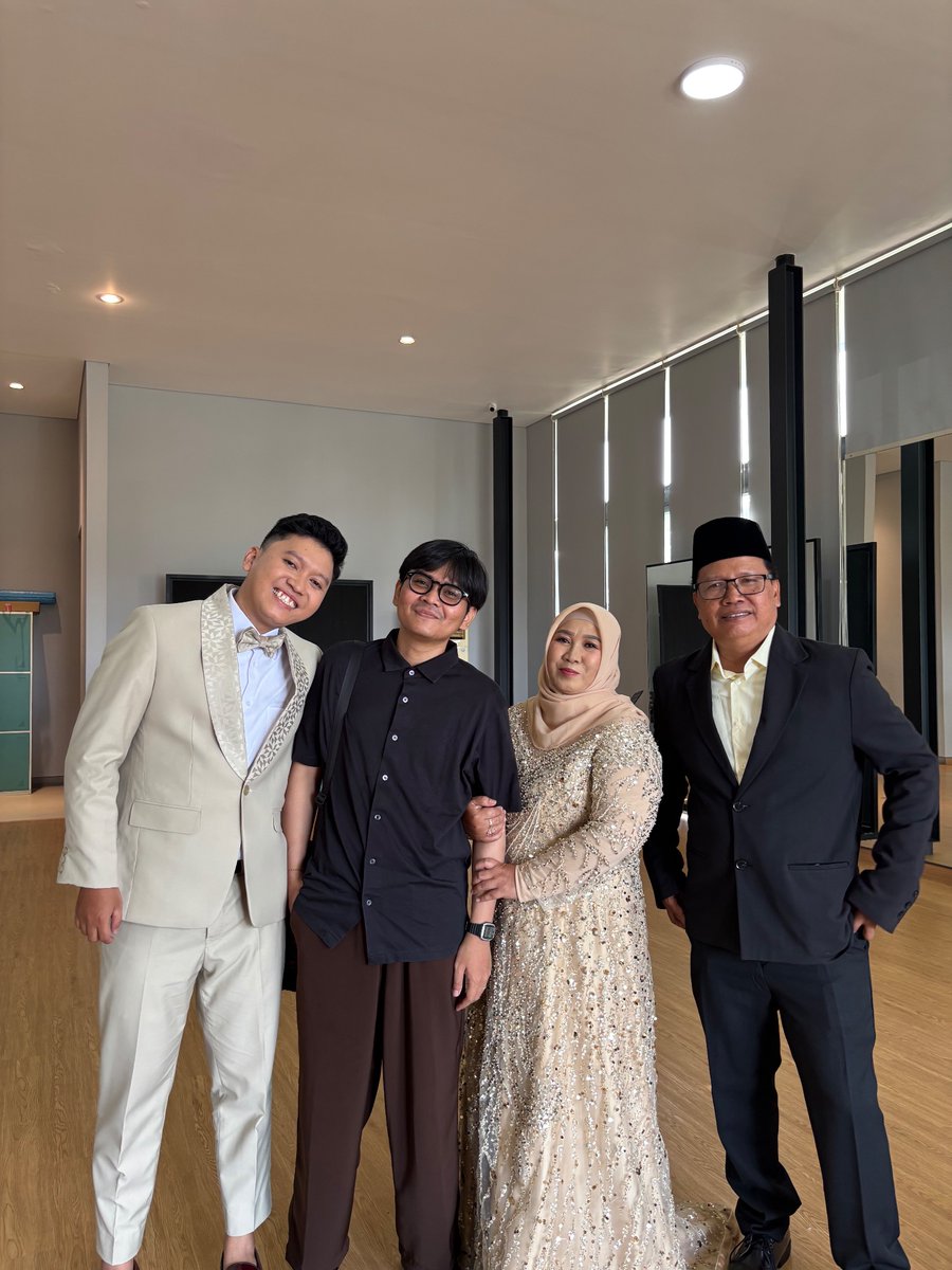 Pashadlubis's tweet photo. Nama gue jd Pasha dillah “endro” lubis juga ape nih. https://t.co/sjV9ZQ1NT1