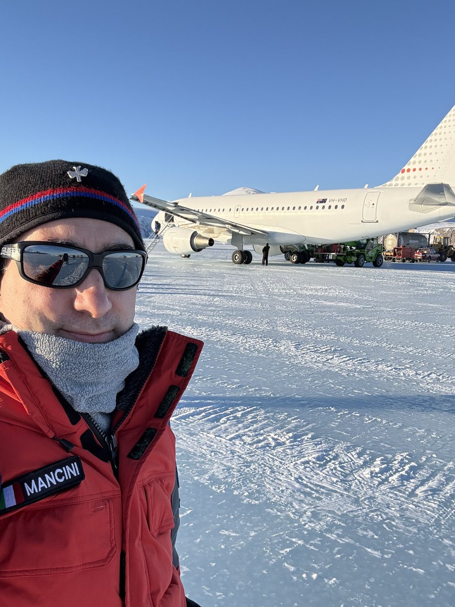 manciniale's tweet photo. Heading south again ✈️❄️ Time to start the summer campaign in #Antarctica.
Always a special feeling at the beginning of a new season on the ice. 🇦🇶 @CNRsocial_ @ItaliAntartide #polarlife 
￼ https://t.co/JTg4KAI0hj