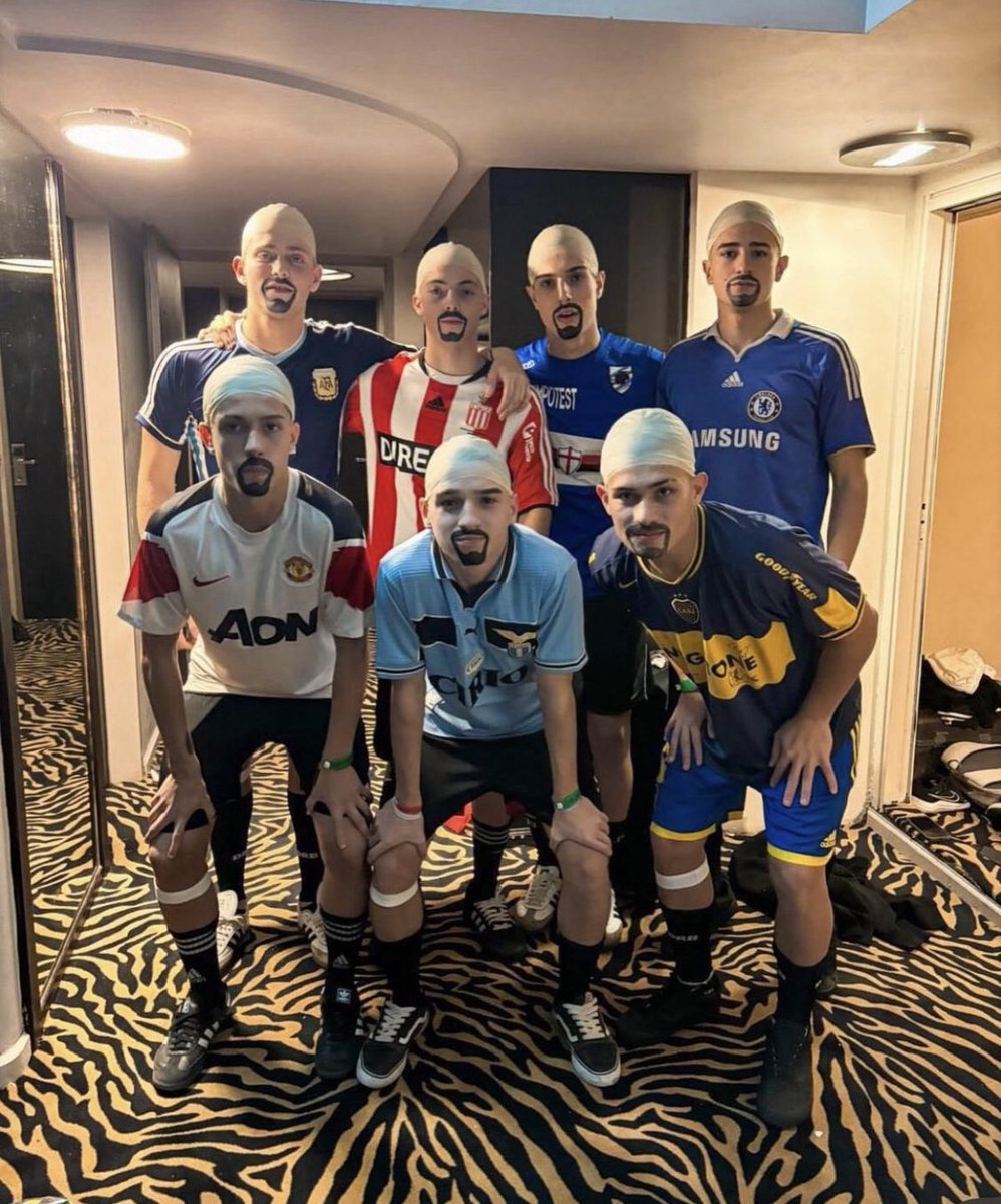 Football Halloween Costumes 

Juan Sebastián Verón "La Brujita" 🧙