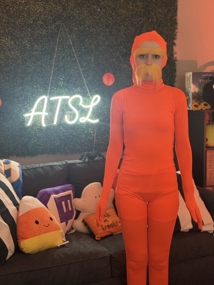 twentysomeloser's tweet image. Happy Halloween! Annual Just Dance stream! #Bashful 
Twitch.tv/atwentysomethi…