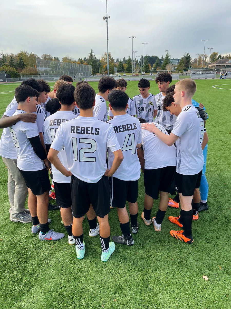 RebelsAthletics's tweet photo. Congrats to our Senior Boys #Soccer team on topping Moscrop 4–1 in Fraser North Zone Playoffs!
Goals:
⚽️⚽️ Ashaan N
⚽️ Aiden B
⚽️ Samuel A
3 Assists by Jayden PP 🤝
Player of the Game:
⭐️ Lucas F
#ForzaRebels #VamosRebels #GoRebels 🖤💛⚽️ https://t.co/2YCmEdnvu5