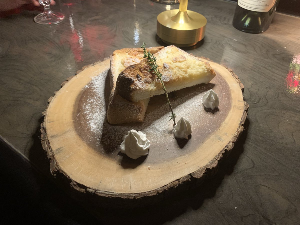 Kan_Neko7's tweet image. 夜カフェで一杯！