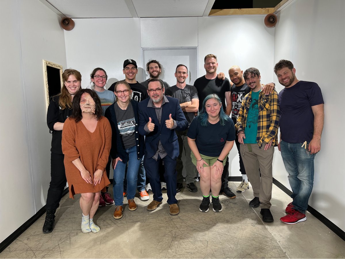 MASSIVE thanks to everyone who worked on #AdBreak, our film just posted to <a href="/ChannelAwesome/">Channel Awesome</a>! Check it out and help us spread the word! So many talented people participated. We hope you have as much fun watching it as we did making it! #HappyHalloween
youtube.com/watch?v=EmUB45…