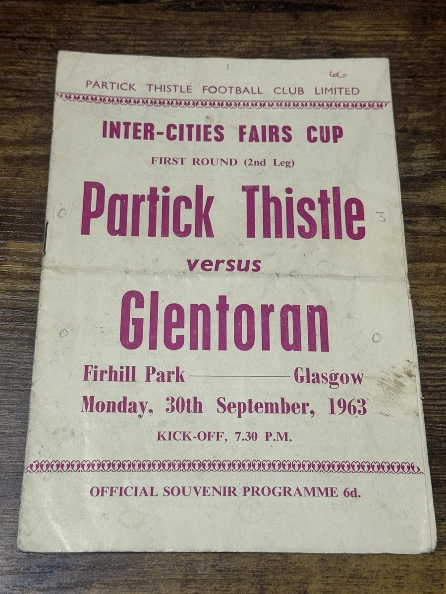 Footy_Programme's tweet image. Partick Thistle v Glentoran ( Inter Cities Fairs Cup ) 1963/4 Football Programme
Ends Sun 2nd Nov @ 7:16pm
ebay.co.uk/itm/1678866649…
#ad #FootballProgrammes #FootballMemorabilia