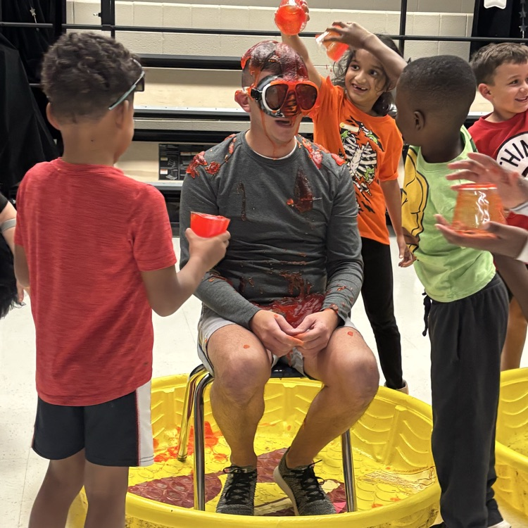 McGowenES's tweet photo. Congratulations to Mrs. Johnstons 1st grade class for winning the Boosterthon Goal Award. They were excited to slime Coach Relle &amp; Mr. Bourgeois today with their 4th grade buddy class! https://t.co/cMOE81H6p1
