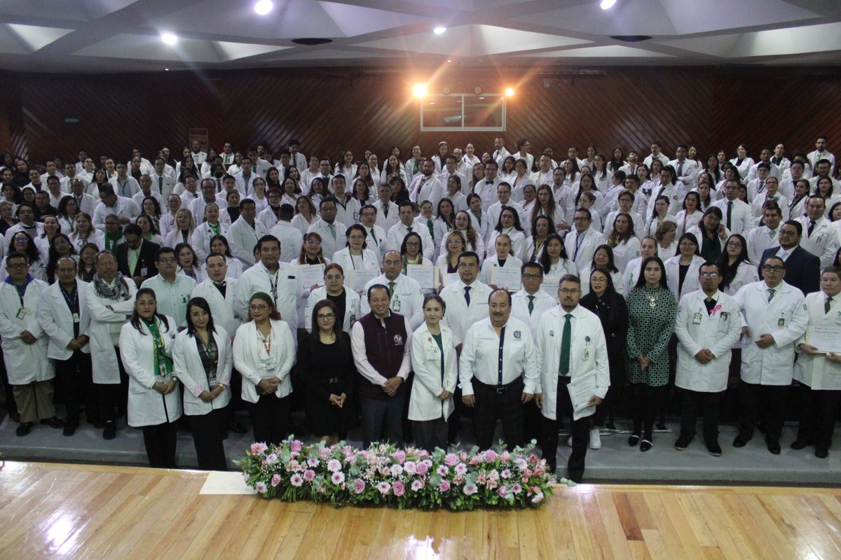IMSSCDMXNorte's tweet image. En el #IMSSCDMXNorte reconocemos la labor de más de 8,300 médicas y médicos que, con compromiso y vocación, cuidan la salud de la derechohabiencia. 👩🏻‍⚕️👨🏻‍⚕️

¡Gracias por su entrega diaria y profesionalismo que fortalece la atención en nuestras unidades! 

#OrgulloIMSS 🌟🩺