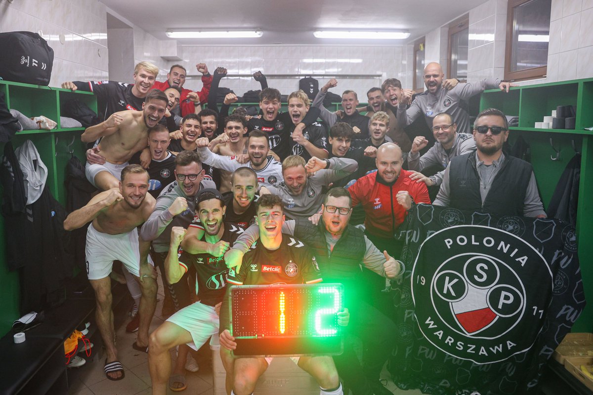 Dobrej nocy Poloniści! 🌠🖤

Dziś w Łęcznej bez psikusów 😁🎃
#GKŁPOL