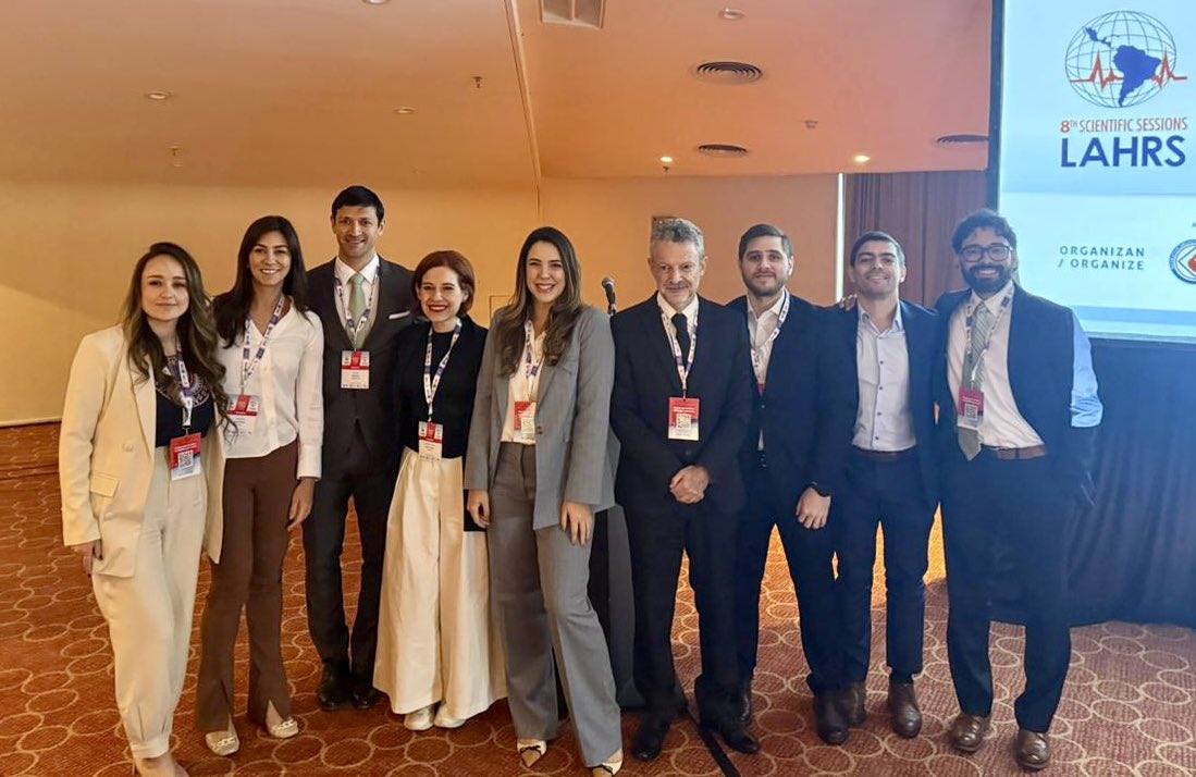 Ayer diserté en el 14° Congreso Argentino de Arritmias - LAHRS.
Tema: “Riesgo en TSV: del ECG al lab de EP”.
Red flags 🚩
- síncope, IC, 
- Pre-excitación en varones, &lt;18 años, Ebstein, deportistas,
- TSV RP largo, VA septal/para-His.

Nuevos algoritmos ECG: SMART-WPW &amp; EASY-WPW