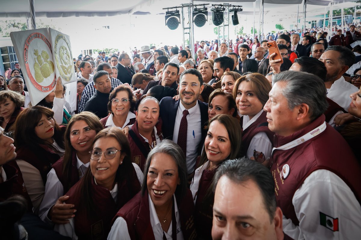 Llevamos a cabo un acto de rendición de cuentas a un año de llegar al <a href="/ISSSTE_mx/">ISSSTE</a>. Hablamos de los primeros 100 avances y logros concretados en esta etapa de transformación para cumplir con el encargo que encomendó la Presidenta <a href="/Claudiashein/">Claudia Sheinbaum Pardo</a> de mejorar sustantivamente los