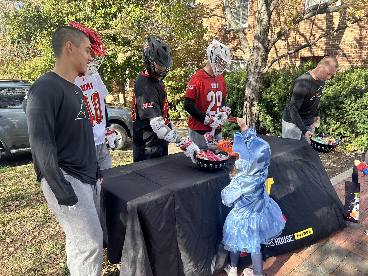 Trick or treat? 😱 

#RahVaMil