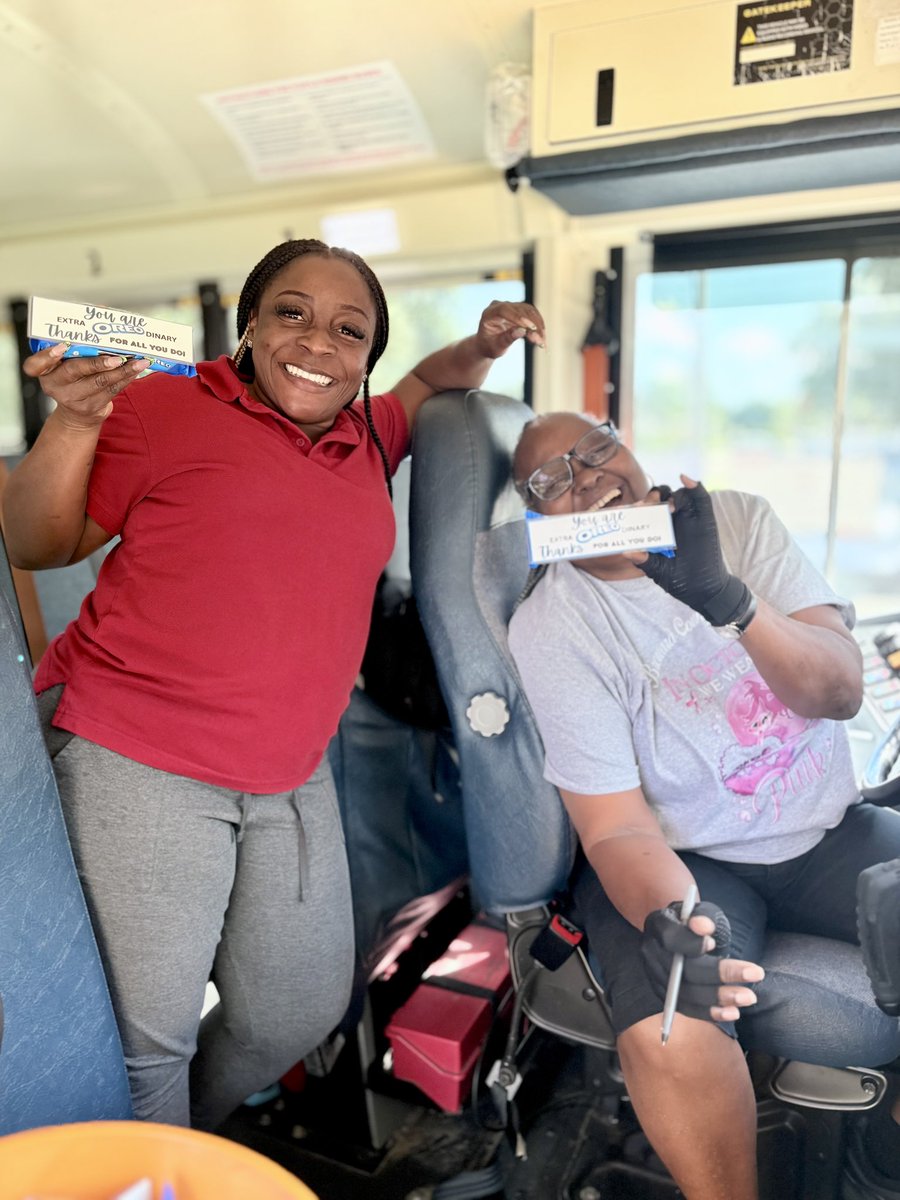 TeachTre's tweet photo. Transportation Appreciation Week 🚌 https://t.co/tOVZrzm3e7