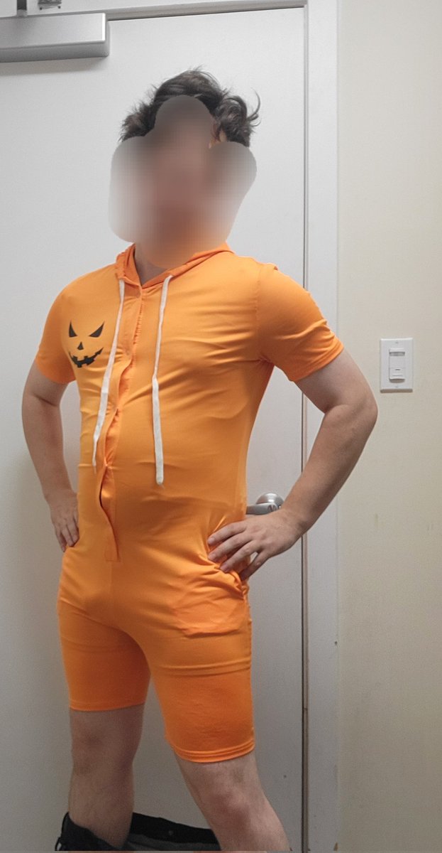 Happy Halloween 🎃 what l wear to work with pants over hahah