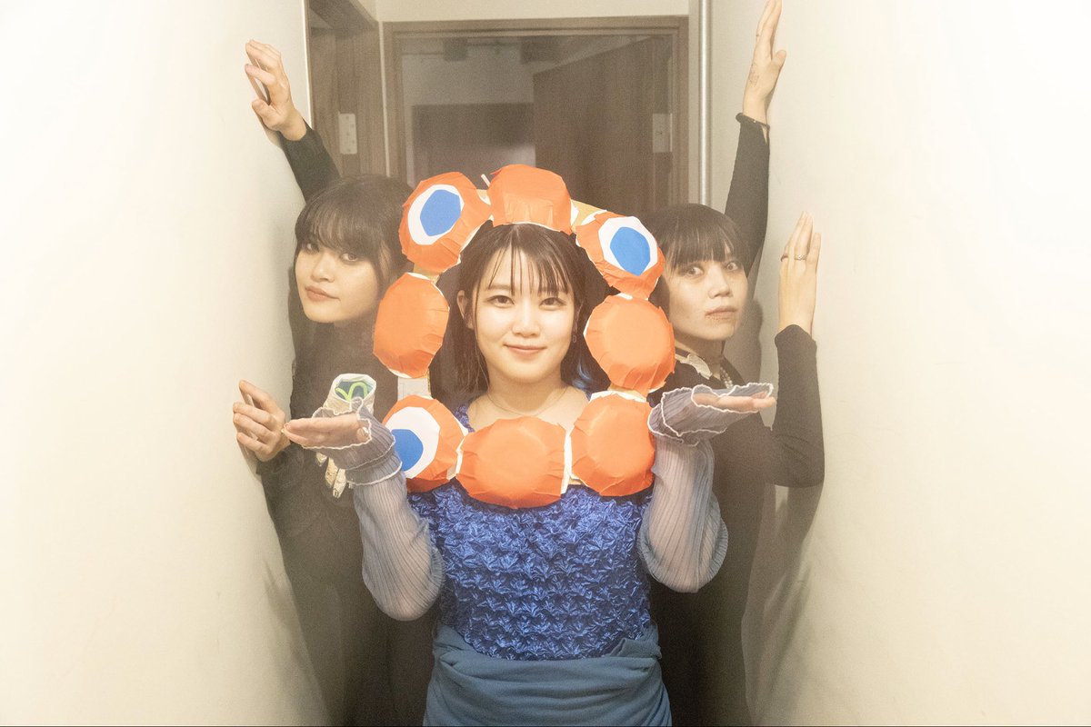 yasu_u3u's tweet image. 2025.10.31 someno kyoto🎃

来てくれた方、配信で観てくれた方
ありがとうございました！
4回目のソメノハロウィン、今年も楽しんでいただけましたでしょうかっ
私はウェンズデーのコスプレした👧
この日のために仮装を考える時間がとても好きなのです💭
これにて一旦ライブ納め！またね！
#ayakadot