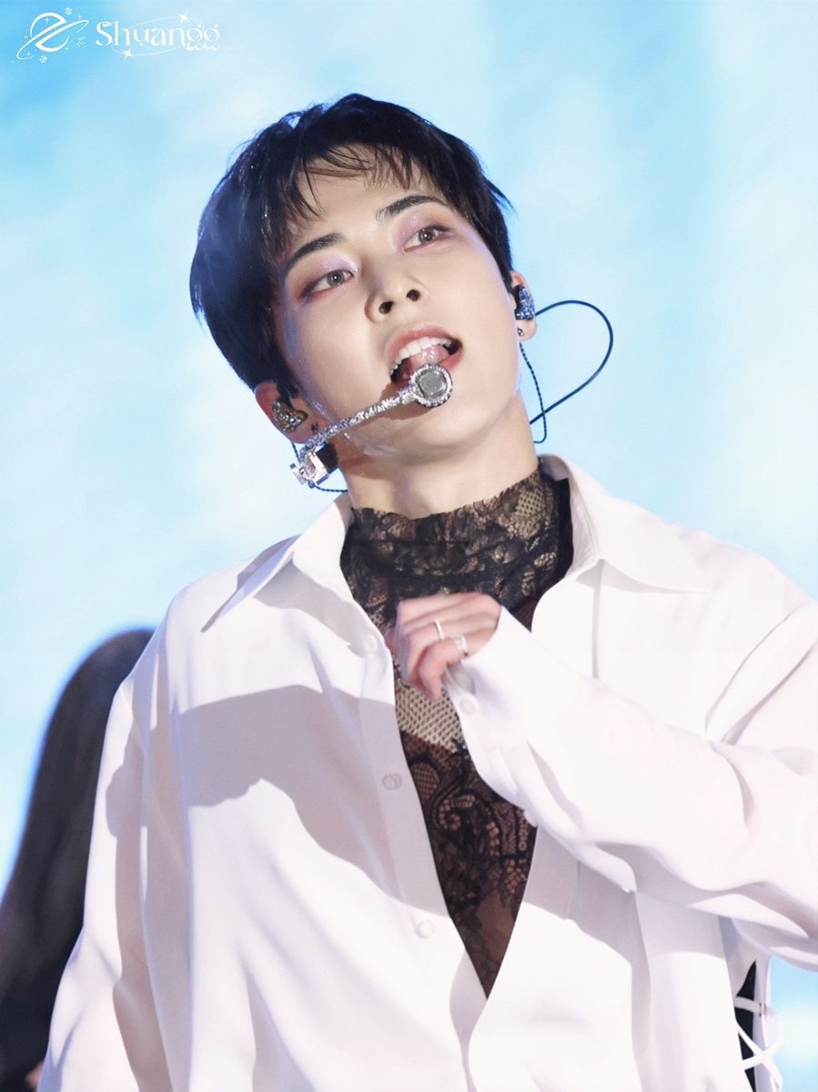 #xiumin #김민석 
#시우민 #シウミン
<a href="/XIUMIN_INB100/">XIUMIN_official</a>