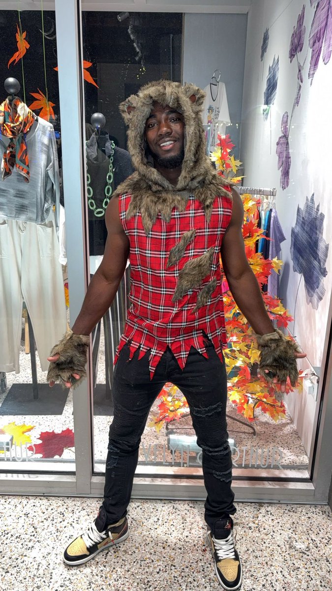 Qual33's tweet image. Happy birthday to me 🎃🐺
#HappyHalloween