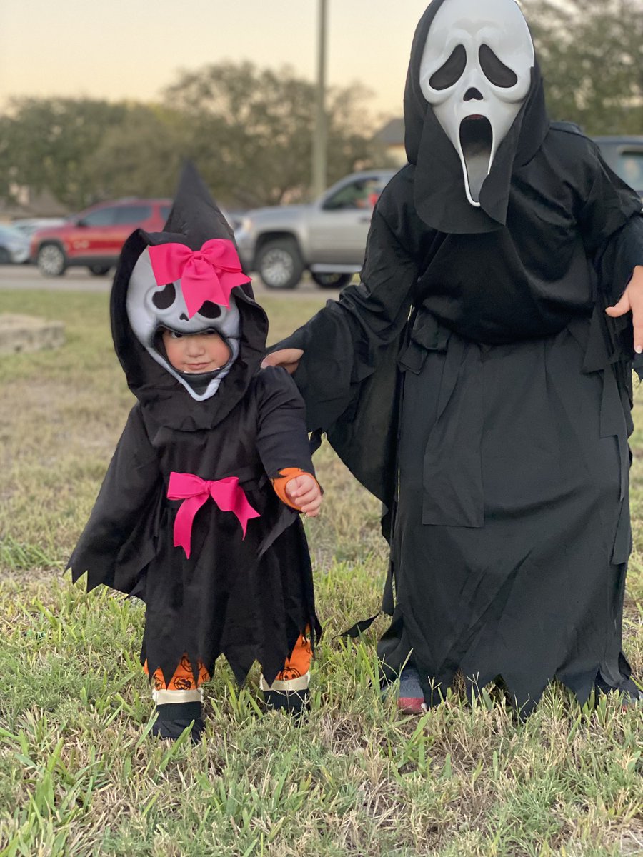 My birthday boy wanted to match with his baby sister,  so they both dressed up as ghost face 👻