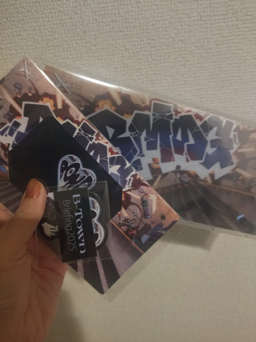 YesSOOG2KlFImrh's tweet image. 今日11/1の有明か
明後日11/3の東京ドームで
BONDの社屋アクスタ?がほしいFFさん居ます?
びたうん限定イベントだったから、会員だけど行けなかった人でよろ。

#BEFIRST譲 
#BMSG譲