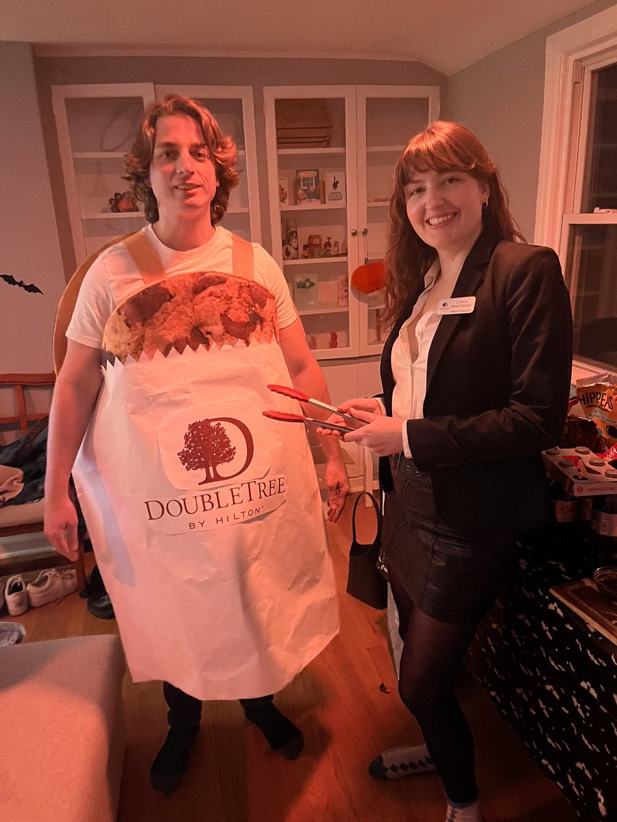 jaustenairfryer's tweet image. I hate Credit Card Points Bro Halloween. What do you mean you’re a Doubletree receptionist and the complimentary warm chocolate chip cookie they give you at check in?