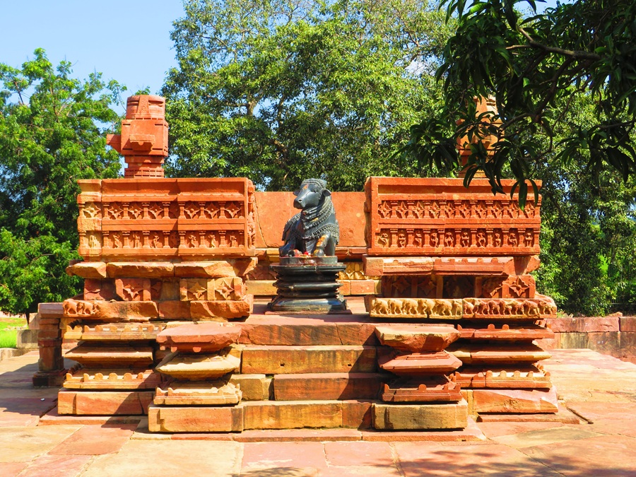 Hiddenheritage's tweet photo. The Ramalingeshwara Swamy Temple, also known as the #Ramappa, is a #Kakatiya style 13th century shrine. Rebuilt by the Archaeological Survey of India. Located 212 kms east of #Hyderabad, beyond #Warangal. Fittingly, became a UNESCO World Heritage site in 2021. #Telangana. https://t.co/iTF91a2DP5