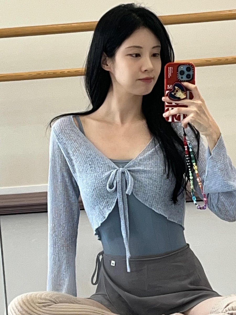 SeohyunData's tweet photo. 📷 #서현 | Seohyun Instagram Update:

Every pause has something to say 🩰 https://t.co/TcRz6XcMWt