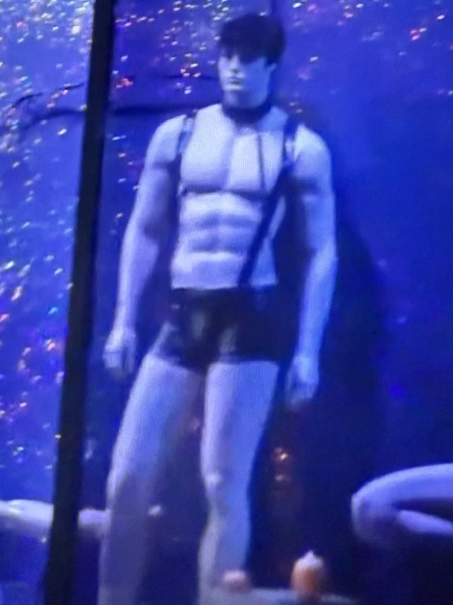 edscala's tweet image. Holy cr@p! My Halloween costume made it on oplive!

@Garriottkatie41 #OPlive @OfficialOPLive @LividPd