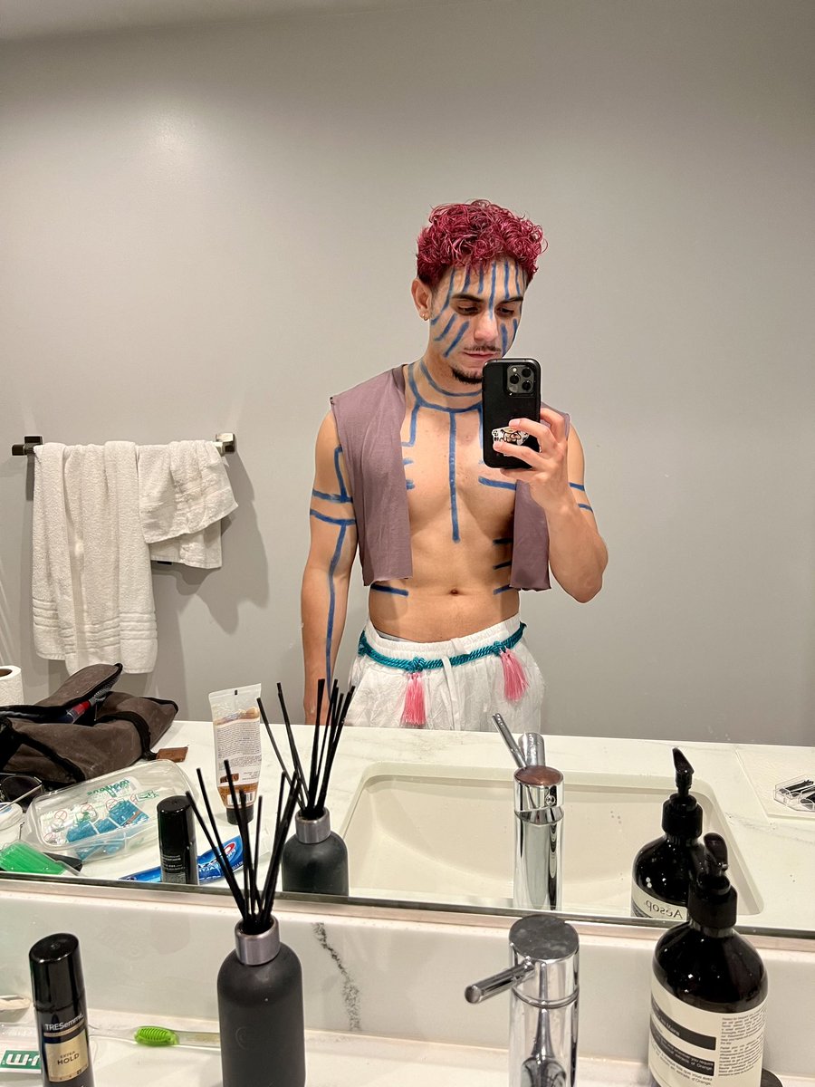 YaBoyVictorHV's tweet photo. the grand finale 

ty @ErickEverywhere for doing all the make up 😭😭😂🫶🏽 https://t.co/KBz7Xu9mmd