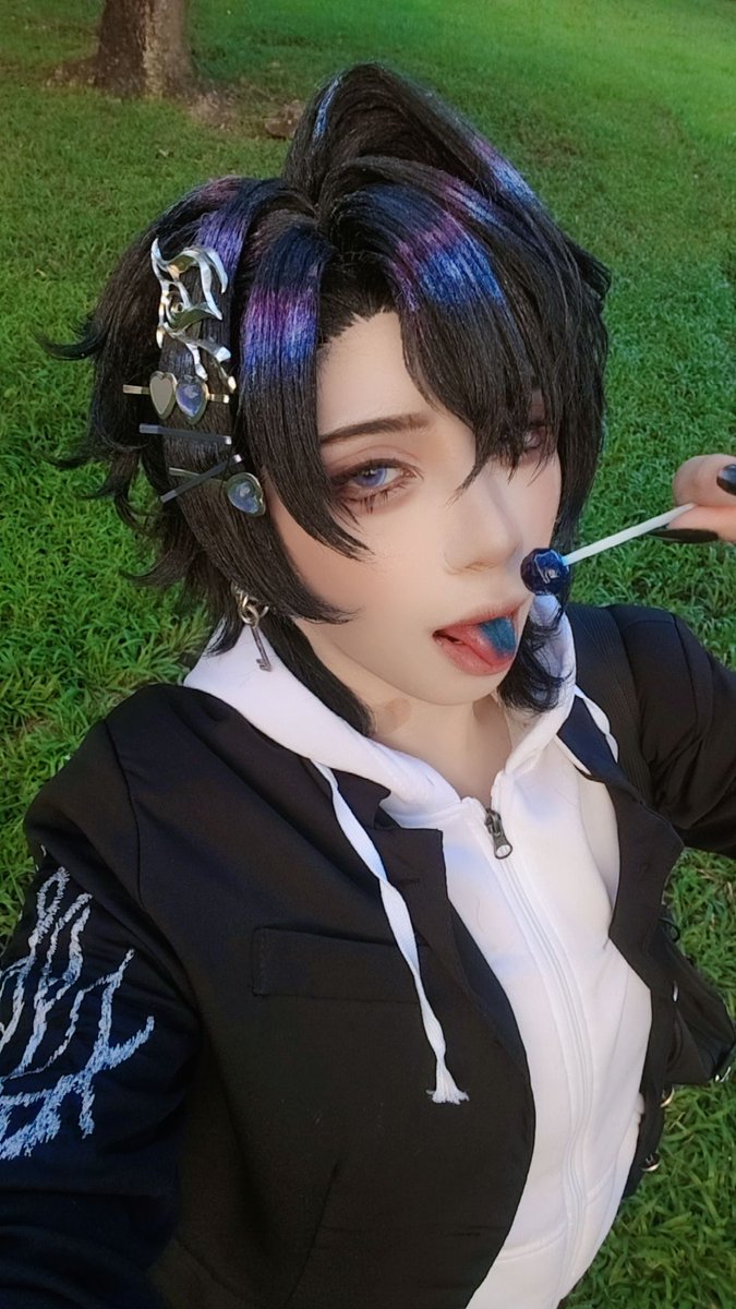 Got to senpai for today's shoot! 🍭✨✨

#dear_u_san #ur_ärt