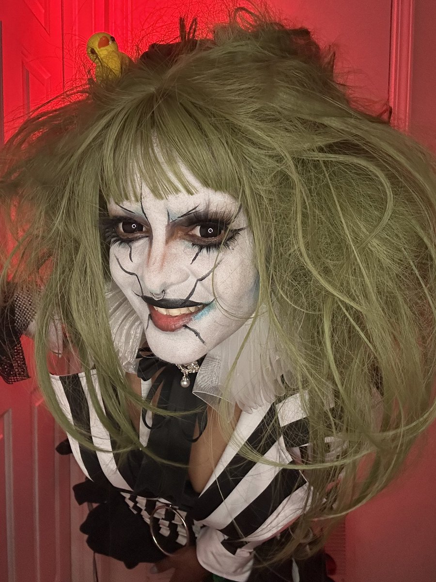 My IRL body would like to wish you happy Halloween!