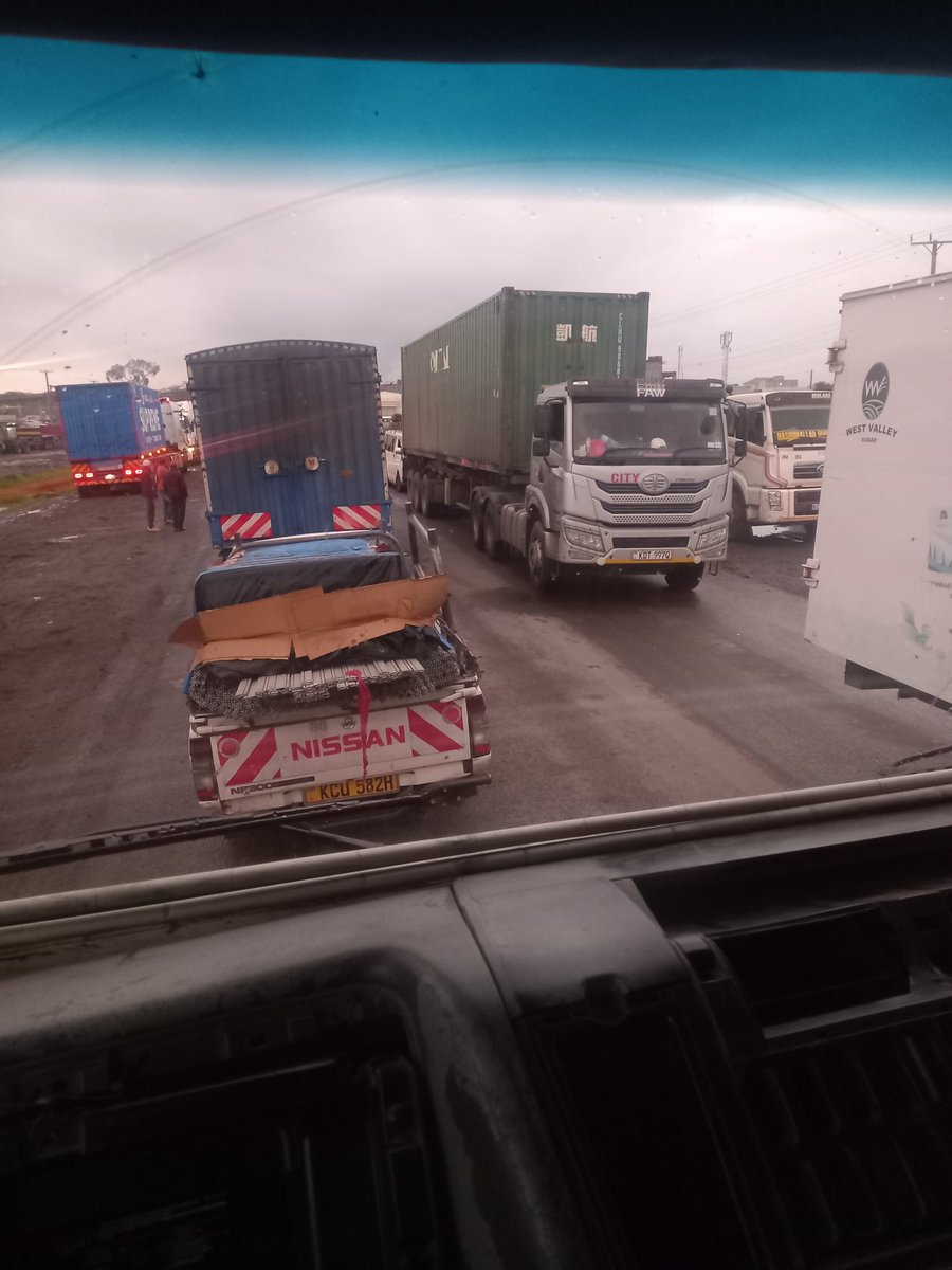 Salgaa. Jam from 9 but traffic police wanakula mshahara tu, cars overlapping like no nonsense, meanwhile government is busy building affordable houses instead of expanding these roads
