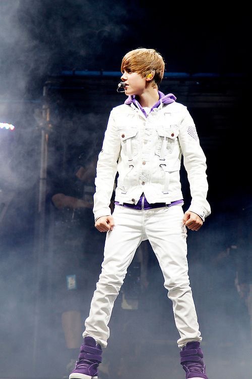 bizzjournals's tweet image. nada me preparou pra ver o filho do justin bieber vestido de justin bieber