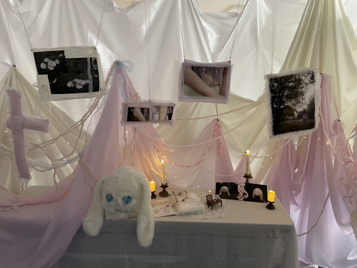 MIC_NUART's tweet image. 🚀2025日芸祭 企画紹介🚀

『 うーちゃん蟠りの部屋 』

📍南棟5階 C2

誰しもが持っているトラウマや悲しみ、
心の奥底の蟠りなどの感情と向き合う部屋。
しぶとく生きて昇華できますように..*･ﾟ*.+ﾟ*