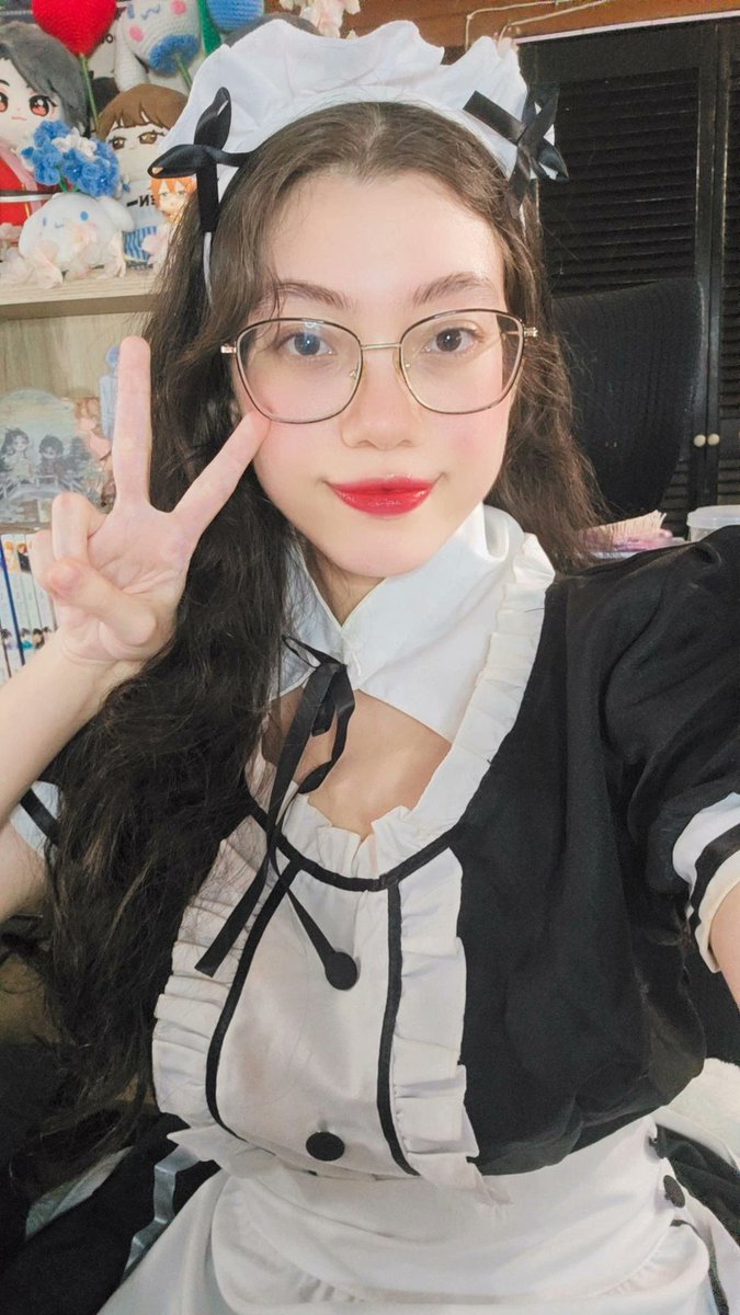 OHAYO, GOSHUJIN-SAMA💌 Ya estoy en streamcito uwu twitch.tv/sapphiriu