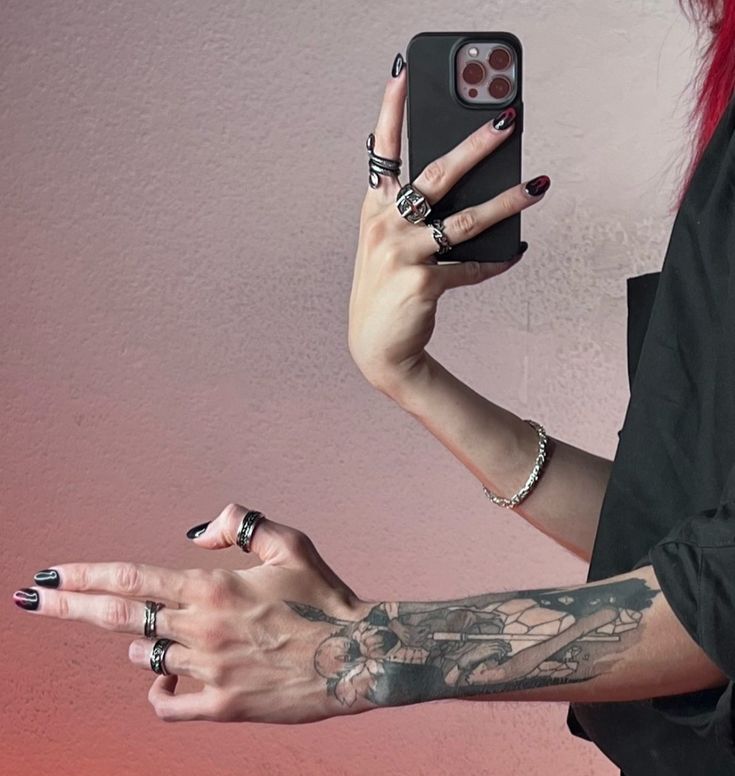 ᒪEOᑎᗩᖇᗪO tweet media