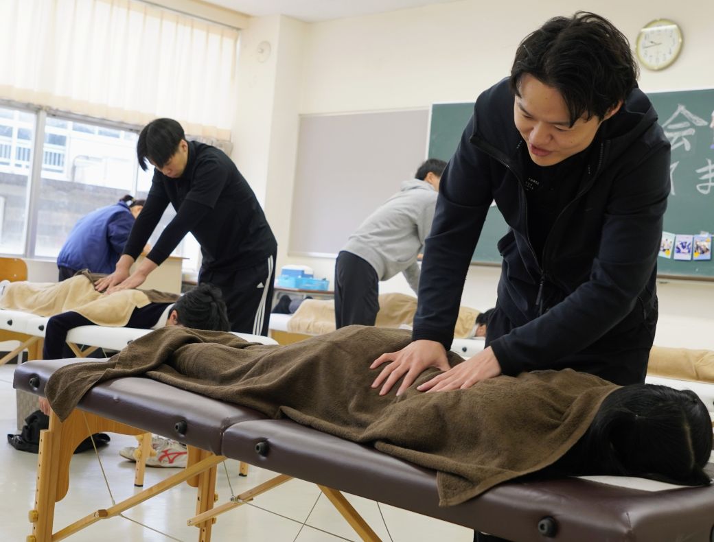 10/31(金)新潟向陽高校「向陽祭」に出張整骨院を開院！

生徒様から先生方までたくさんの方にご来院いただきました👏

新潟柔整トレーナー部OBの本間先生と黒﨑先生が応援にお越しいただきました✨

実行委員のみなさまご協力をいただき、本当にありがとうございました！

#新潟柔整 #文化祭 #学園祭