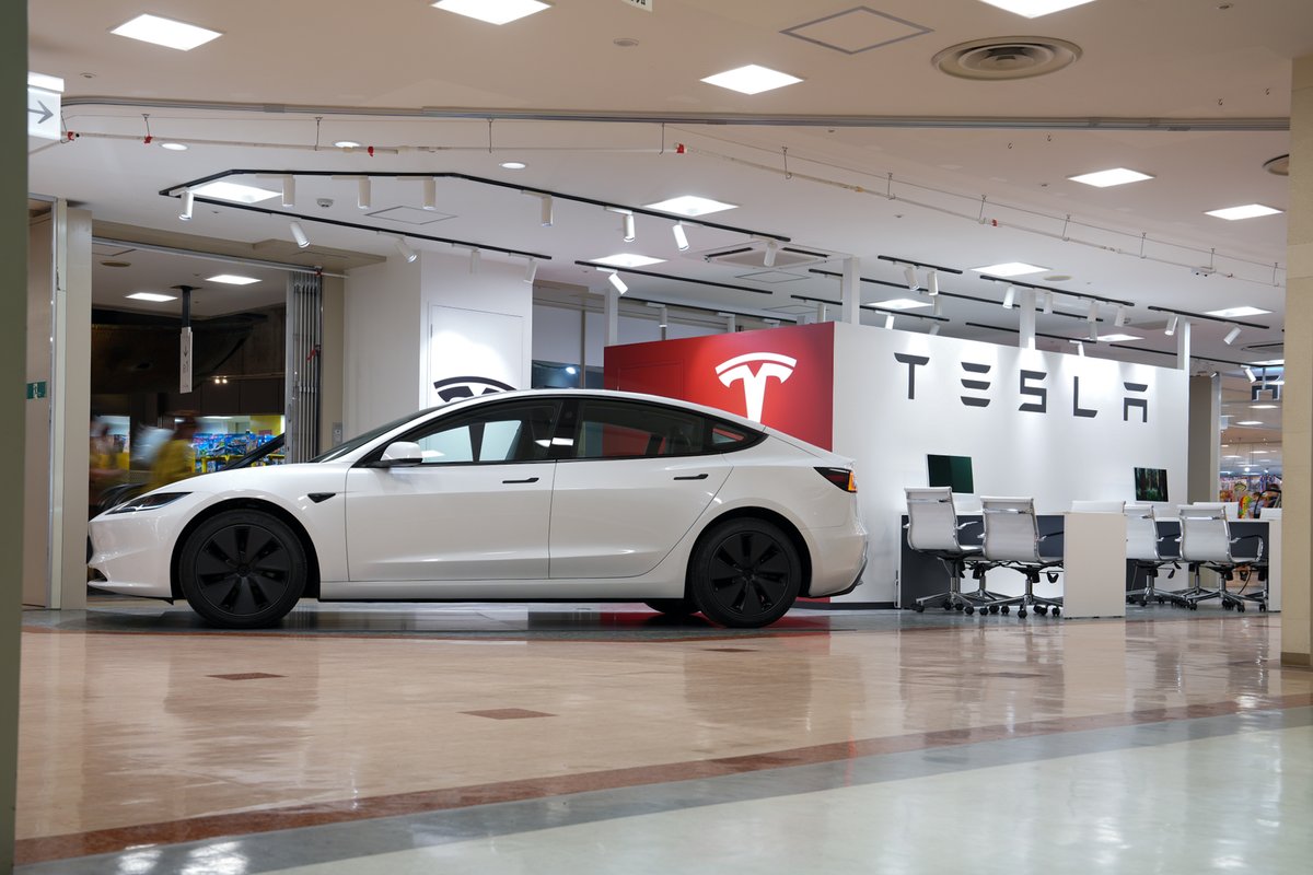 teslajapan's tweet image. 北海道初のテスラストア「テスラ札幌」が本日オープン🎉イルミネーションで賑わうサッポロファクトリー 2条館 1Fに登場🎄

tesla.com/ja_JP/drive?la…