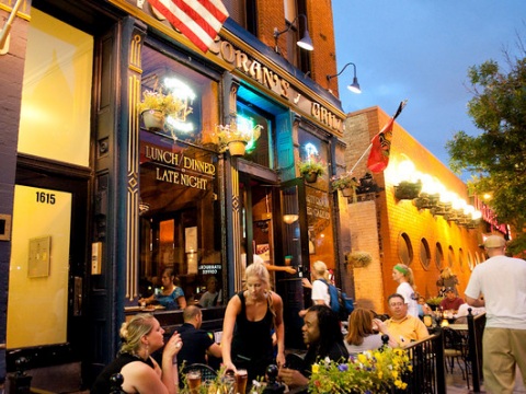 eVisitorGuide's tweet image. ☀️🍻 Cozy up inside with a pint or catch some rays on the patio at Corcoran’s Grill & Pub -- the ultimate hangout spot. Come for the Irish charm, stay for the comfort food and cold drinks! 📍In the heart of Old Town Chicago. 🔗 Details: evisitorguide.com/chicago/brochu…
#CorcoransChicago…