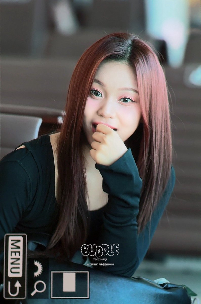 umjishin's tweet image. OS OLHINHOS COISA MAJS LINDA