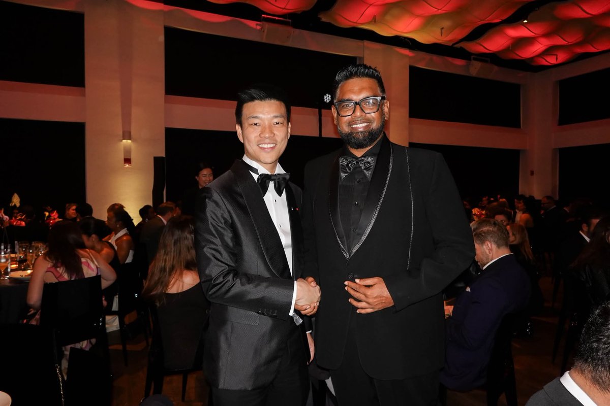 udd_red's tweet image. &apos;เท้ง&apos; ร่วมกาลาดินเนอร์  #TIME100NEXT นิวยอร์ก
#UDDnews #ยูดีดีนิวส์ #ณัฐะงษ์เรืองปัญญาวุฒิ 
อ่านข่าว udd-news.blogspot.com/2025/11/time-1…