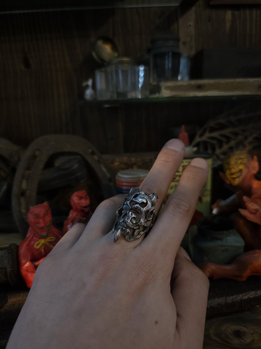 BLIND RABBIT 
Thirteen 's Devil
Ring
¥44000

本日も宜しくお願いいたします。
instagram.com/p/DQf6LPUEoTl/…