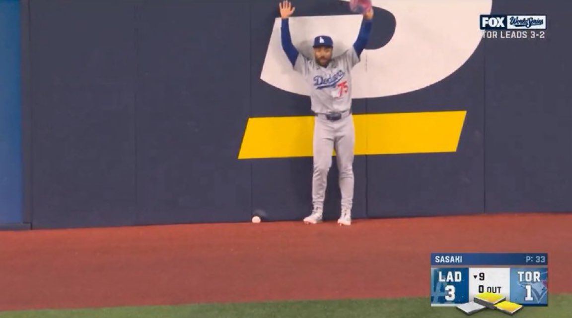 An underrated play by Justin Dean — throwing his hands up to signal the dead ball. 

If he had tried to field it, the ball would’ve stayed live, and we’d likely be looking at a very different ending.

Thankful for the wall — and for Dean’s heads-up baseball IQ.
